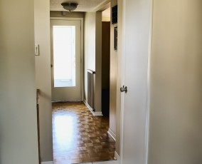 123 Design Drive - Entrance Hall