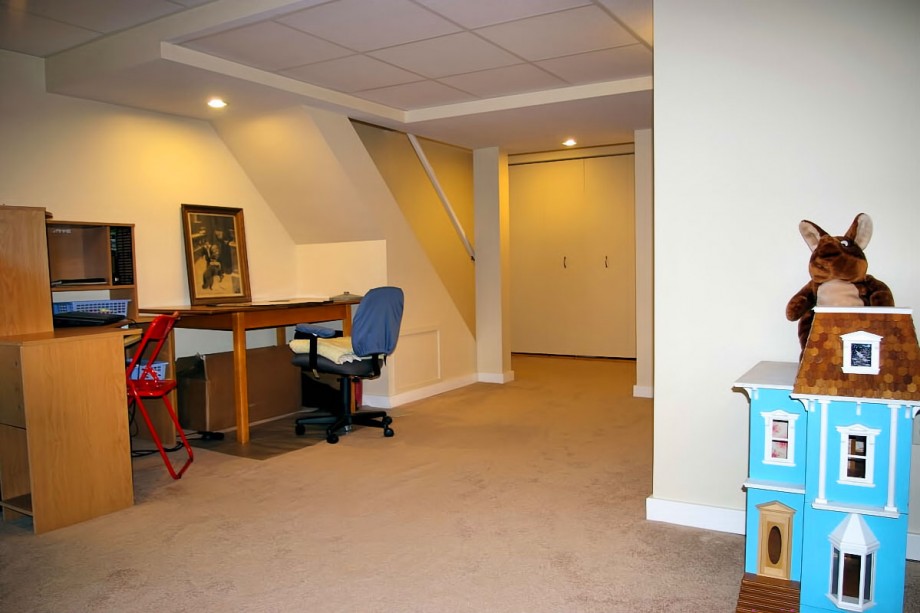 123 Design Drive - Family Room